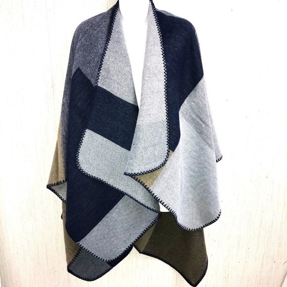 Harve Benard Sweaters - New Harve Benard Woven Whip-Stitch Blanket Poncho